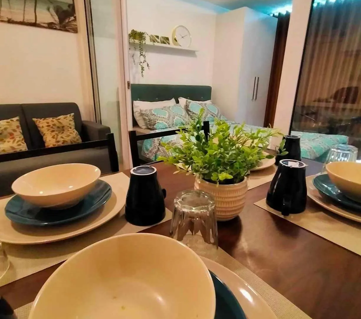 Beach Front Living In The Heart Of The City, Azure Residences Manilla Appartement