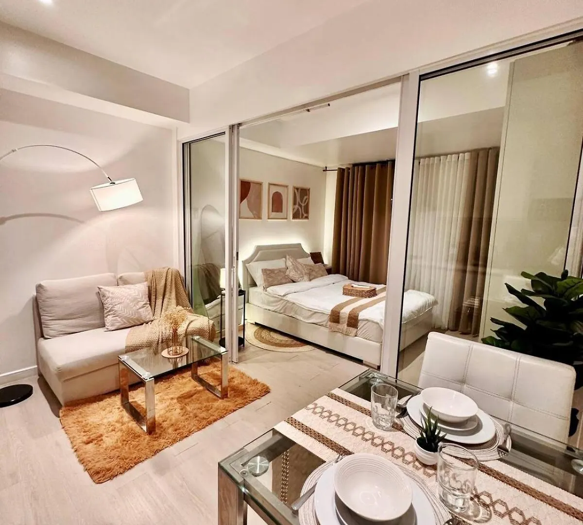 Condominium Units in Azure Beach Resort Residences Manila 0*,  Philippinen
